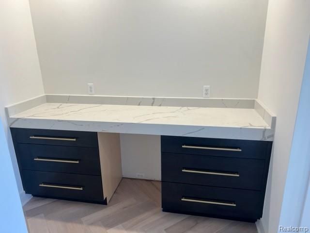 01 Bur Oak Lane, Oakland Charter Township, MI 48363