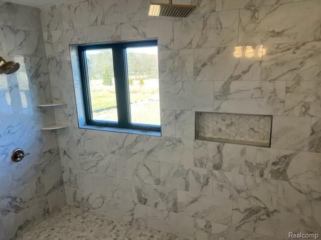 01 Bur Oak Lane, Oakland Charter Township, MI 48363