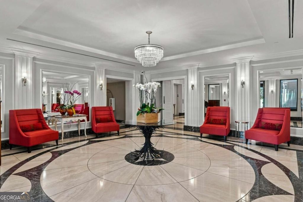 3376 Peachtree Road NE 42A, Atlanta, GA 30326 — photo 2