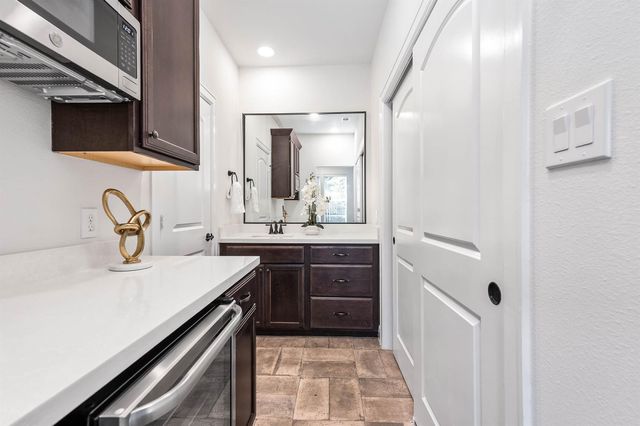4013 Barnes Street, Houston, TX 77007