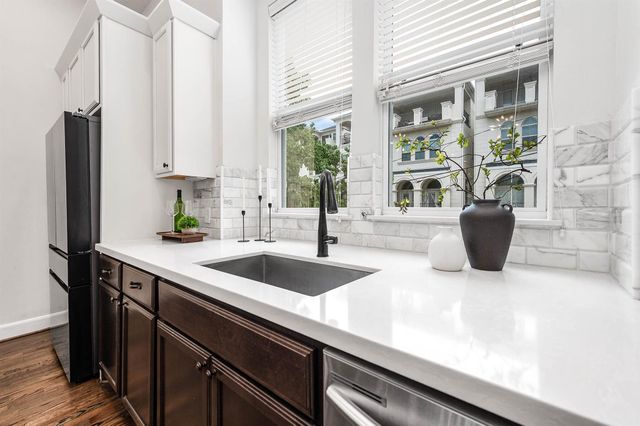 4013 Barnes Street, Houston, TX 77007
