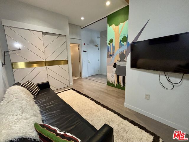 527 Molino Street 401, Los Angeles, CA 90013