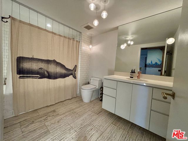 527 Molino Street 401, Los Angeles, CA 90013