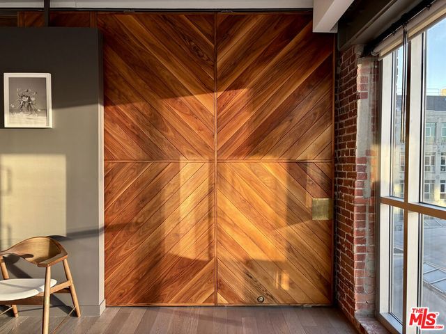 527 Molino Street 401, Los Angeles, CA 90013