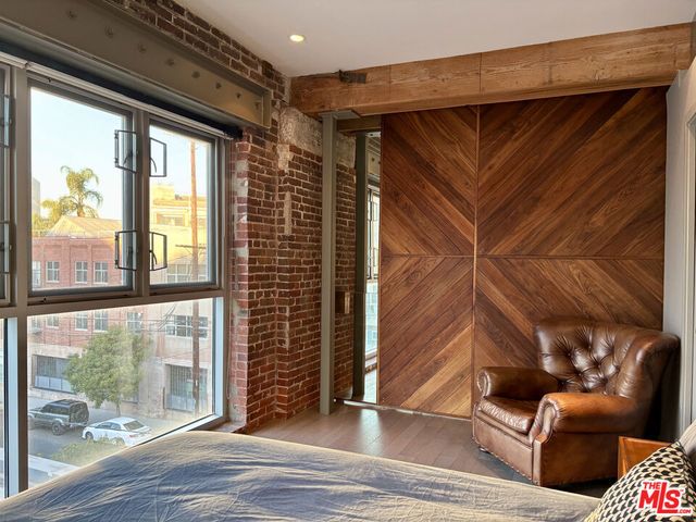 527 Molino Street 401, Los Angeles, CA 90013