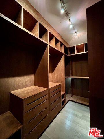 527 Molino Street 401, Los Angeles, CA 90013