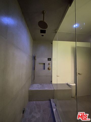 527 Molino Street 401, Los Angeles, CA 90013