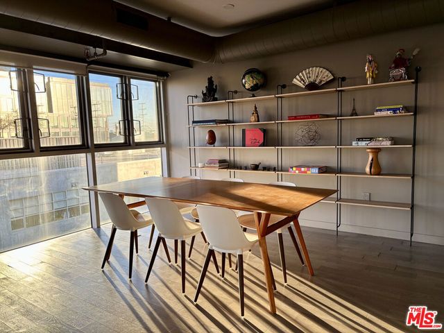 527 Molino Street 401, Los Angeles, CA 90013