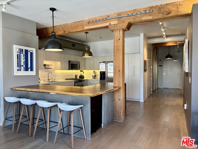 527 Molino Street 401, Los Angeles, CA 90013