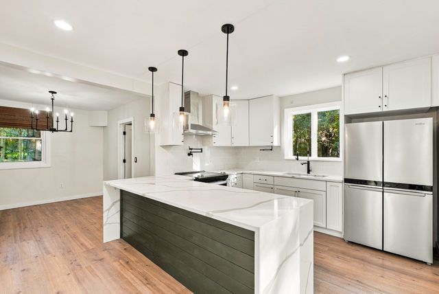 477 Oakhill Ave, Attleboro, MA 02760