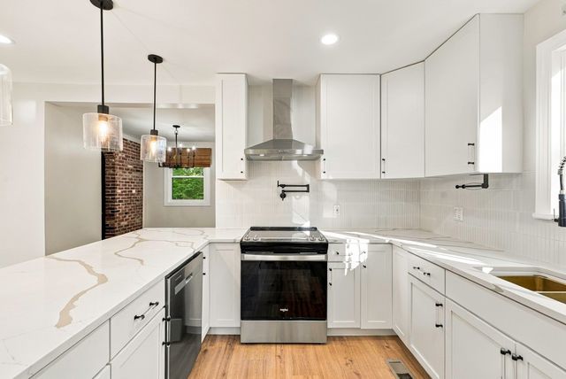 477 Oakhill Ave, Attleboro, MA 02760