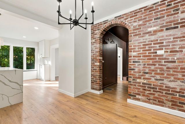477 Oakhill Ave, Attleboro, MA 02760