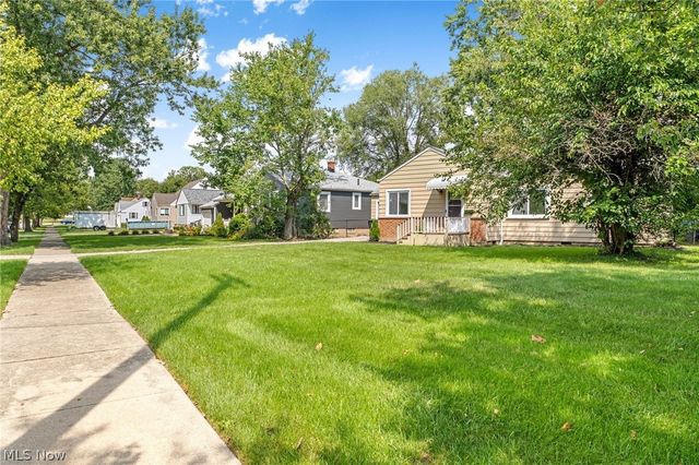 32801 Baldwin Road, Solon, OH 44139