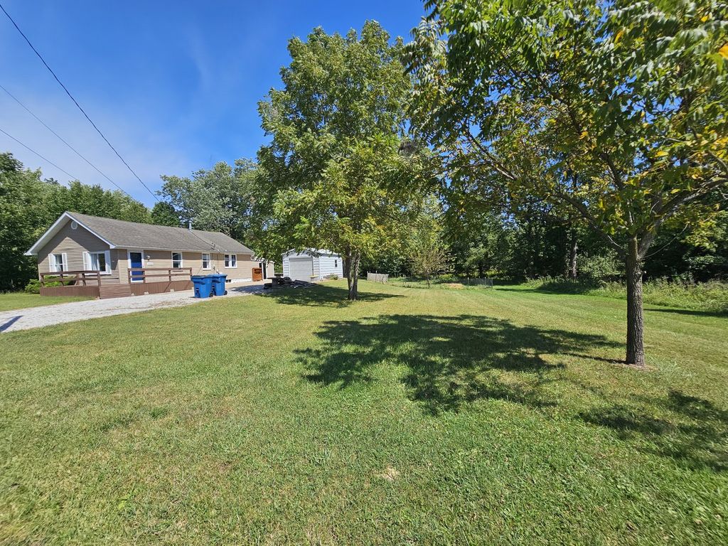 Image 1 of property listing at 2934 Brownsville Road, Mt Vernon, IL 62864