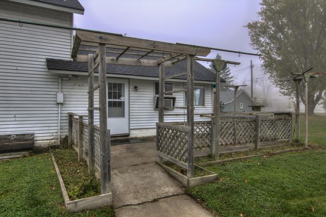 611 8th Street E, Wabasha, MN 55981