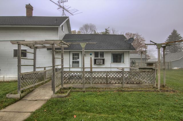 611 8th Street E, Wabasha, MN 55981