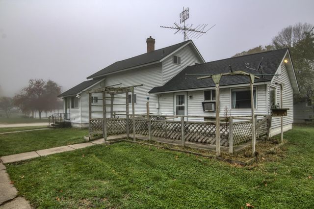 611 8th Street E, Wabasha, MN 55981