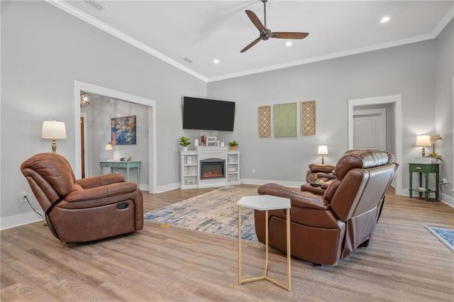 5289 Walter Lee Circle E, Grand Bay, AL 36541