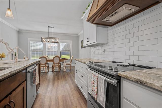 5289 Walter Lee Circle E, Grand Bay, AL 36541