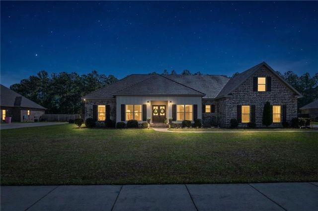 5289 Walter Lee Circle E, Grand Bay, AL 36541