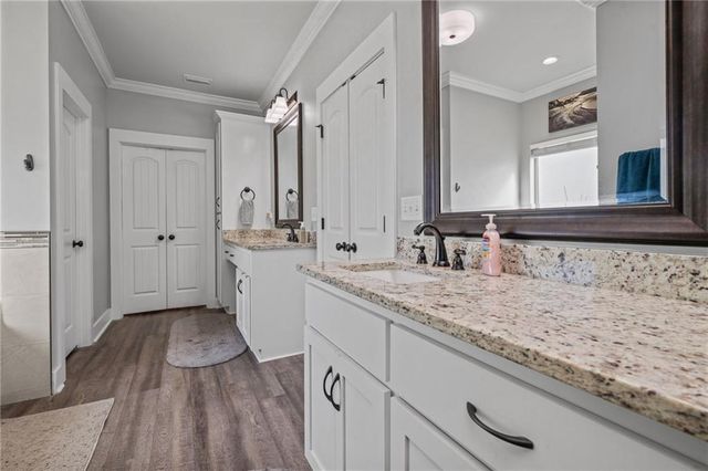 5289 Walter Lee Circle E, Grand Bay, AL 36541