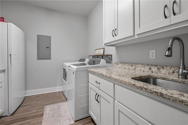 5289 Walter Lee Circle E, Grand Bay, AL 36541