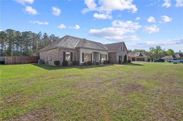 5289 Walter Lee Circle E, Grand Bay, AL 36541