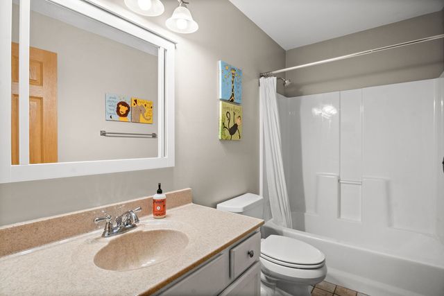 352 Normandie Drive, Sugar Grove, IL 60554