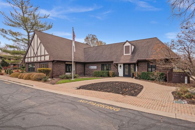 352 Normandie Drive, Sugar Grove, IL 60554