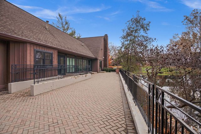 352 Normandie Drive, Sugar Grove, IL 60554