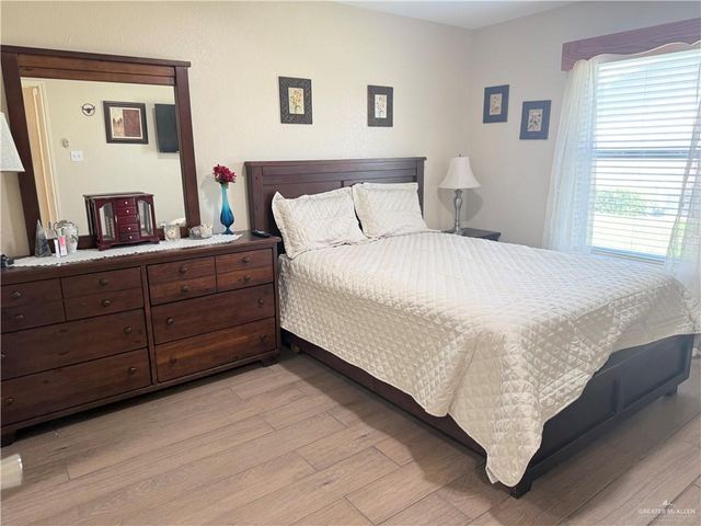 807 E 21st Street 8, Mission, TX 78572