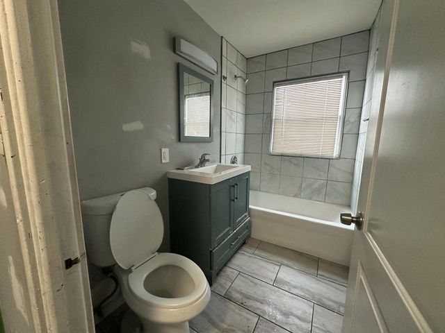 4435 N 40th STREET, Milwaukee, WI 53209