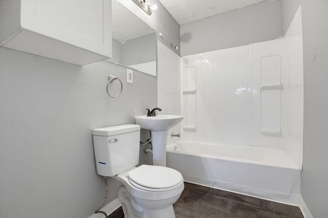 2723 Mcguffey Road, Columbus, OH 43211