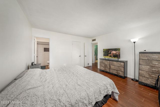 1525 S Cape Verde Place, Tucson, AZ 85748