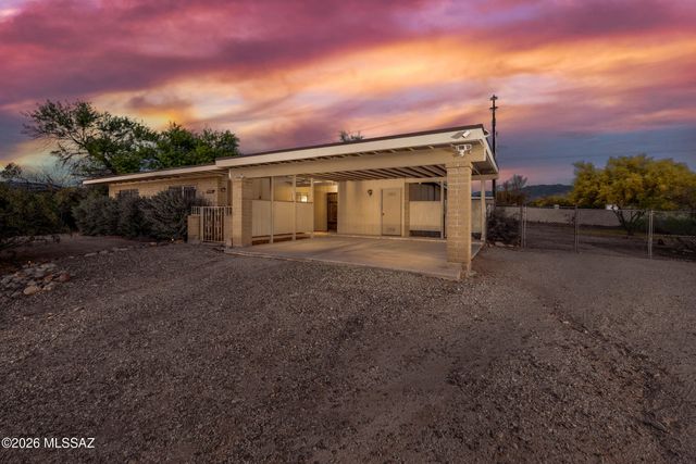 1525 S Cape Verde Place, Tucson, AZ 85748