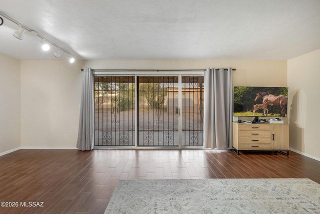 1525 S Cape Verde Place, Tucson, AZ 85748