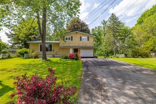 7650 Commodore Circle, Clay, NY 13090