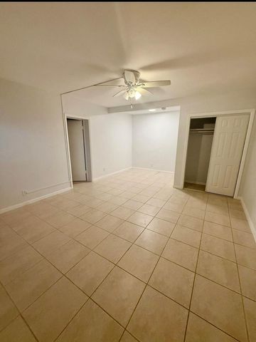 2017 NE 18th Street 1, Fort Lauderdale, FL 33305