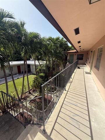 2017 NE 18th Street 1, Fort Lauderdale, FL 33305