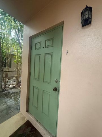 2017 NE 18th Street 1, Fort Lauderdale, FL 33305