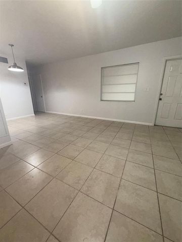 2017 NE 18th Street 1, Fort Lauderdale, FL 33305