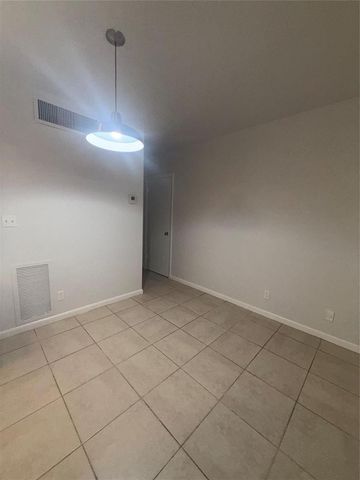 2017 NE 18th Street 1, Fort Lauderdale, FL 33305