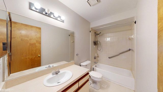 34765 E Wilma Court, Chesterfield Twp, MI 48047