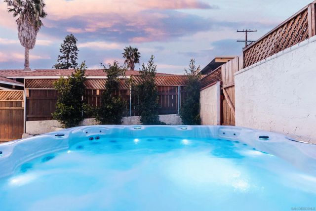 324 S Nevada St, Oceanside, CA 92054