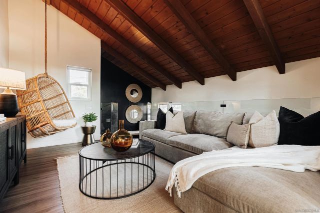 324 S Nevada St, Oceanside, CA 92054