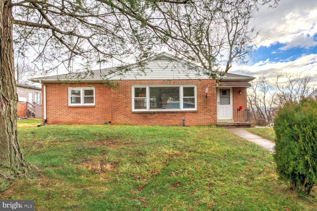 1110 ARTHUR ST, York, PA 17406