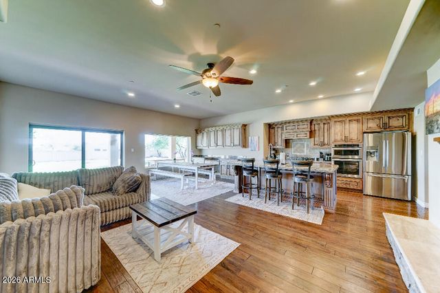 6519 E CACTUS Road, Scottsdale, AZ 85254