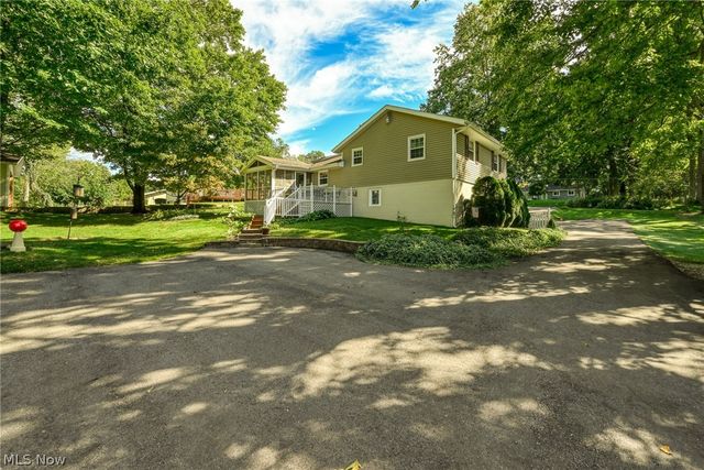2209 Auberry Drive, Akron, OH 44312