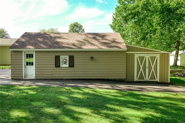 2209 Auberry Drive, Akron, OH 44312