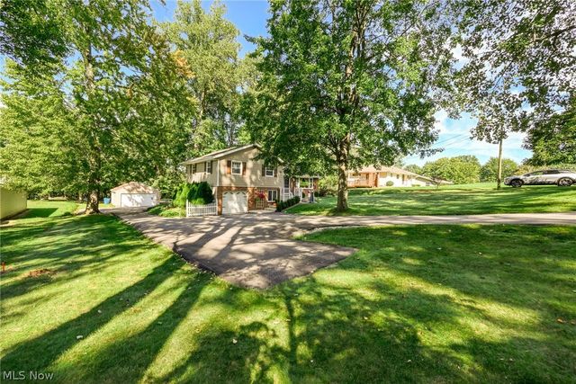 2209 Auberry Drive, Akron, OH 44312